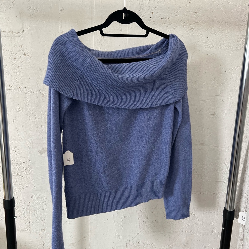 3 SWEATERS BUNDLE